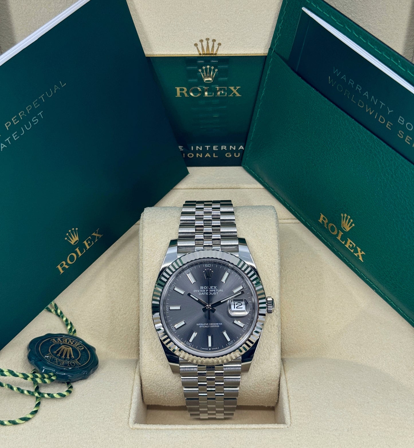 Pre-owned Rolex Datejust 41mm, Stainless Steel, Rhodium, Jubilee, Ref# 126334-0014, dated 2024