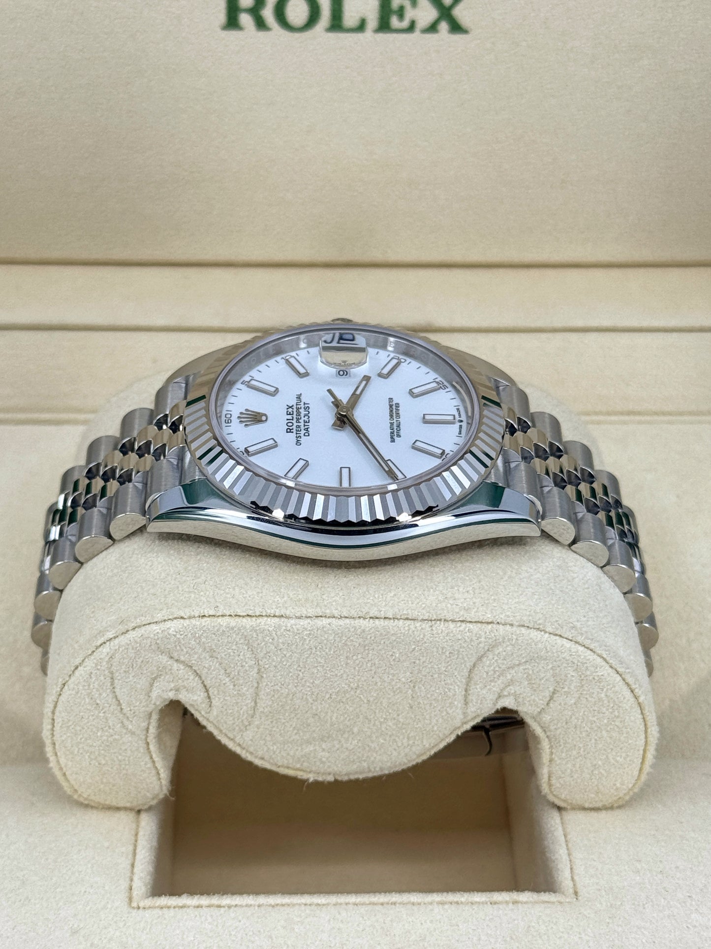 Pre-owned Rolex Datejust 41mm, Stainless Steel, White, Jubilee, Ref# 126334-0010, dated 2024