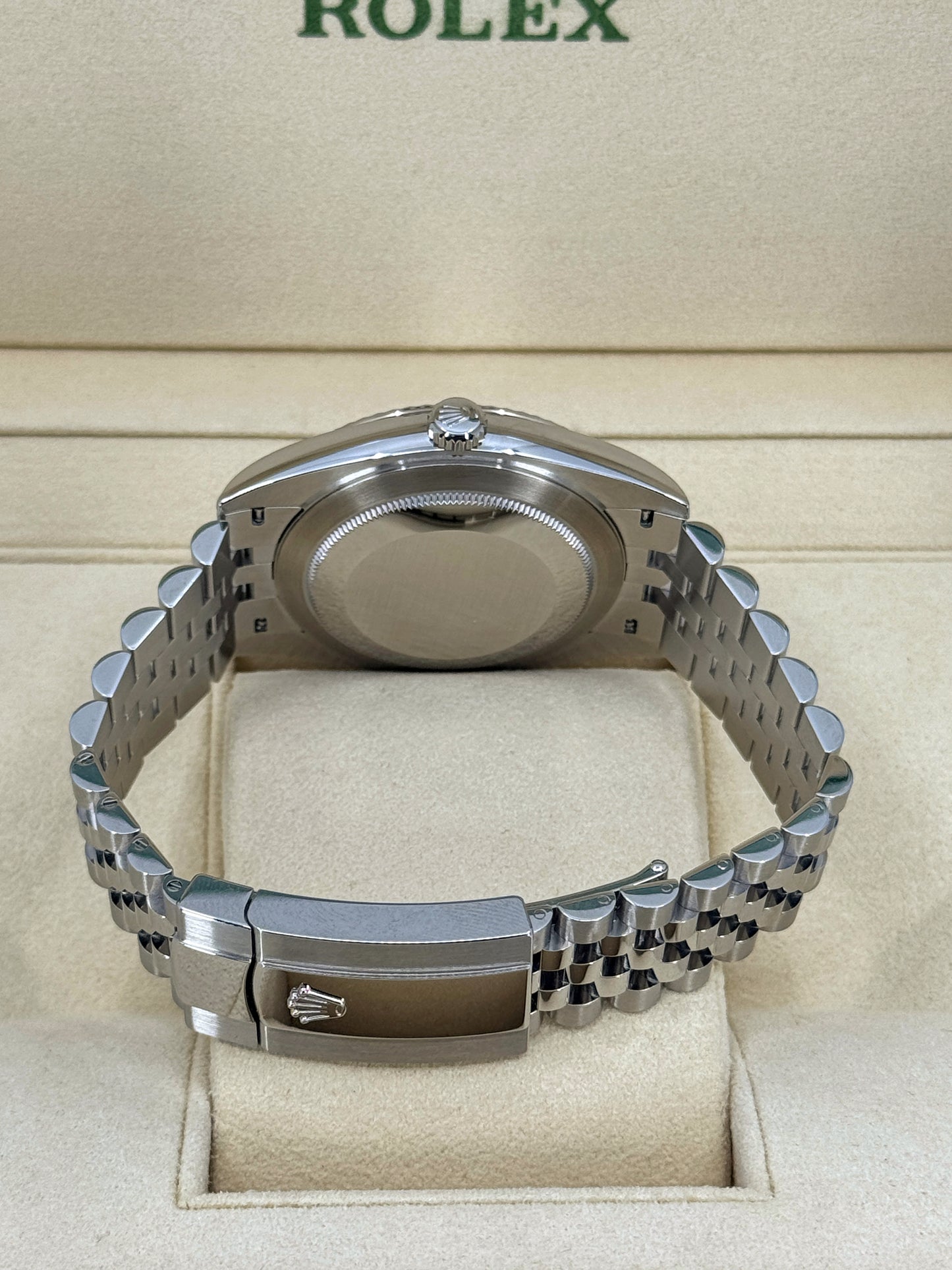 Pre-owned Rolex Datejust 41mm, Stainless Steel, White, Jubilee, Ref# 126334-0010, dated 2024
