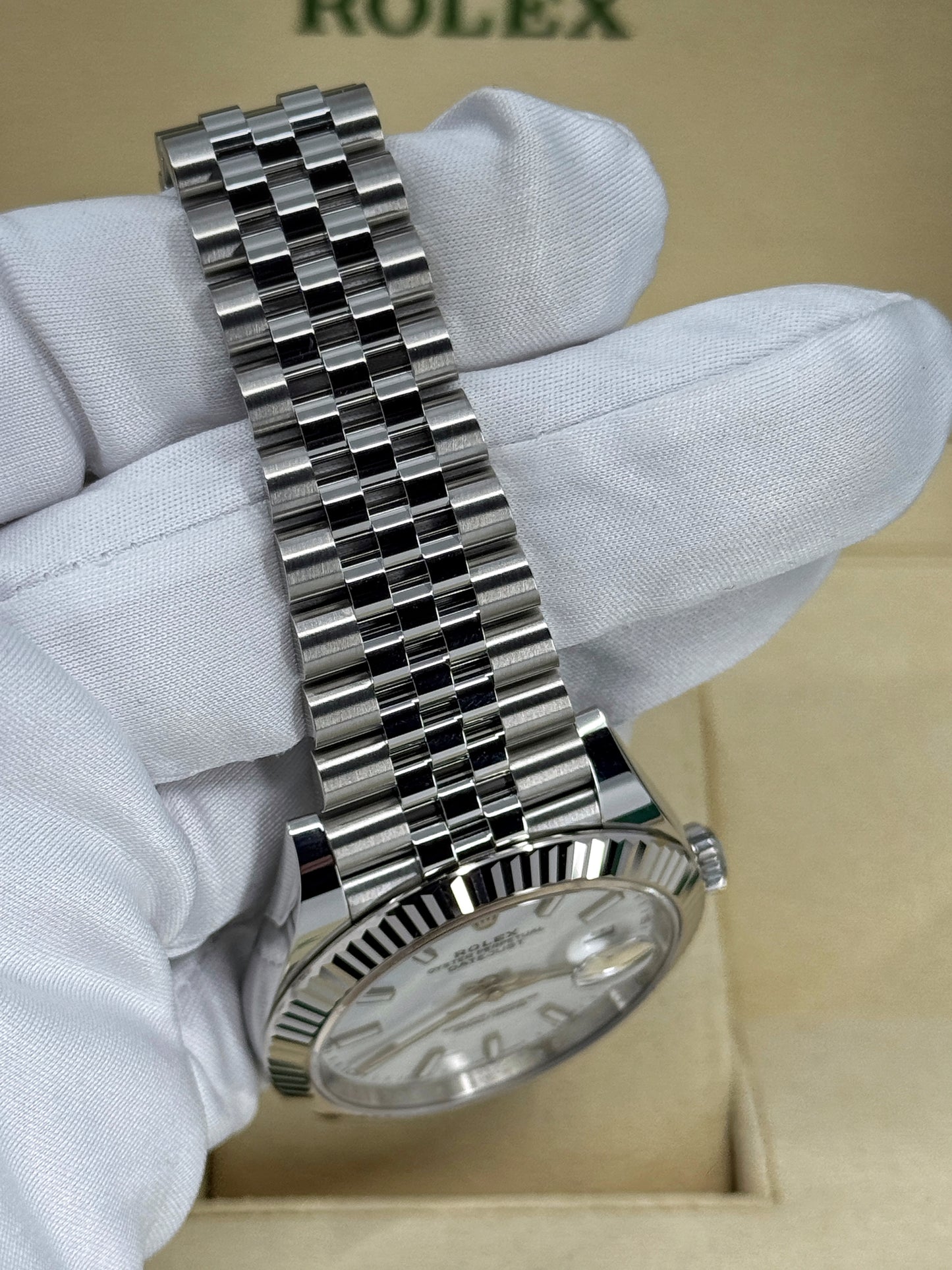 Pre-owned Rolex Datejust 41mm, Stainless Steel, White, Jubilee, Ref# 126334-0010, dated 2024