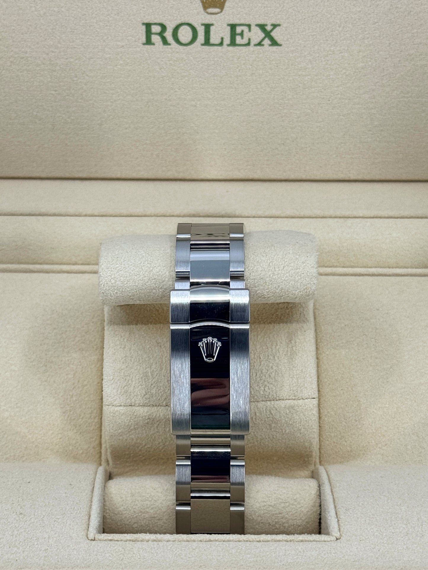 Pre-owned Rolex Datejust 41mm, Stainless Steel, Wimbledon, Slate, Oyster, Ref# 126300-0013, dated 2024