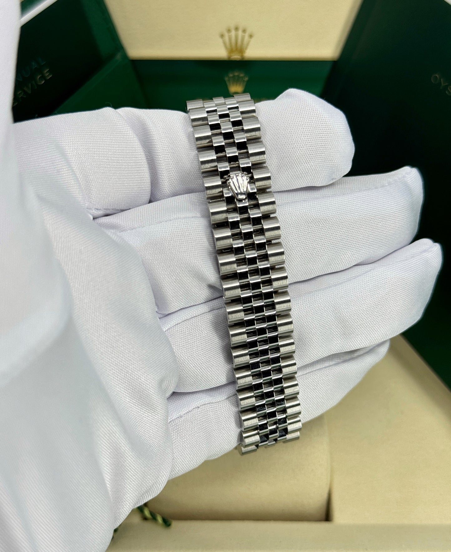 Rolex Datejust 31mm, Stainless Steel, Pink Roman, Jubilee, Ref# 278274-0020, dated 2025