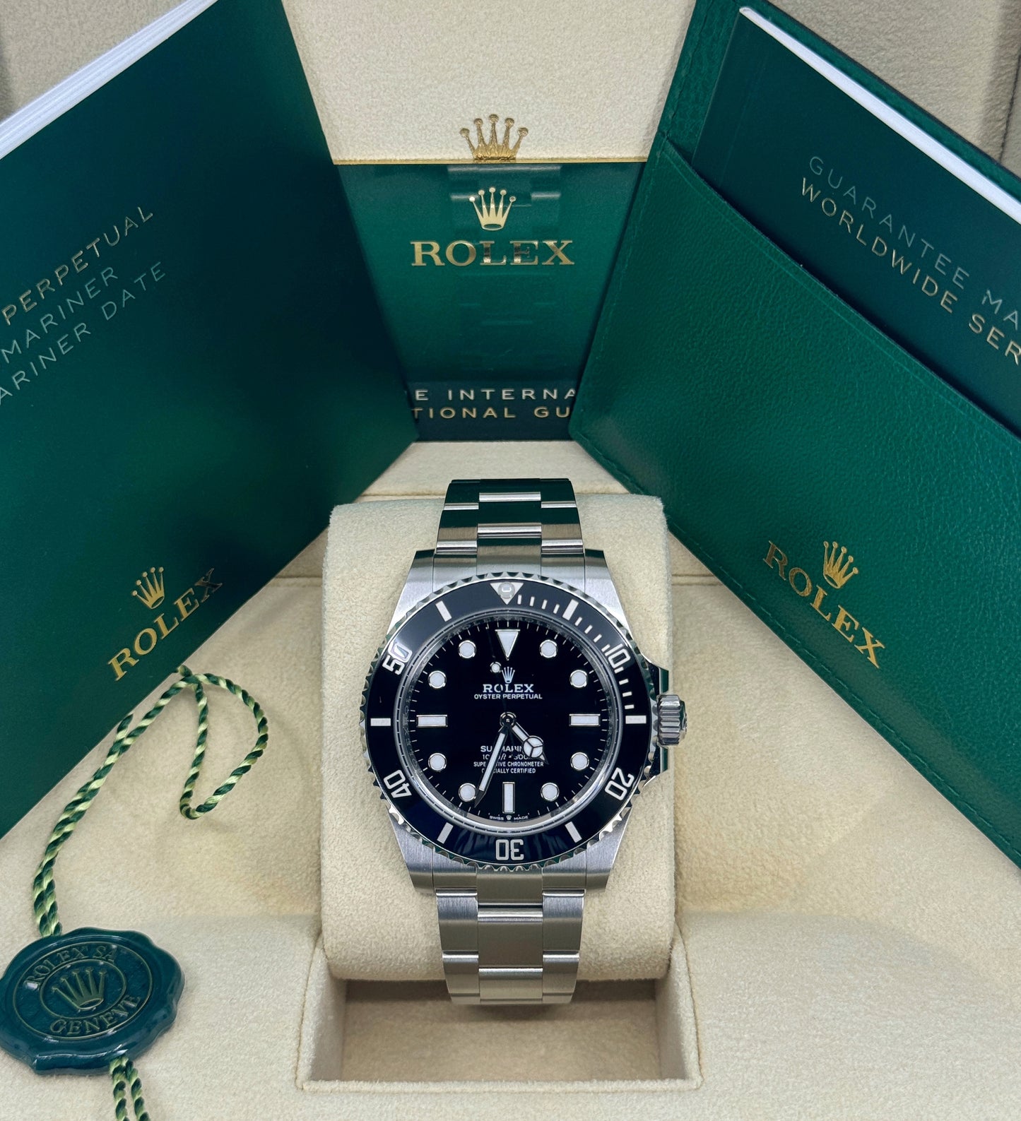 Pre-owned Rolex Submariner 41mm, No Date, Stainless Steel, Black, Ref# 124060, dated 2024