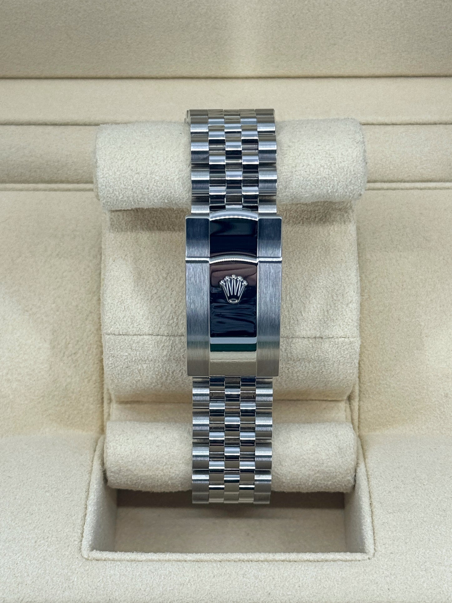 Pre-owned Rolex Datejust 41mm, Stainless Steel, Rhodium, Jubilee, Ref# 126334-0014, dated 2024