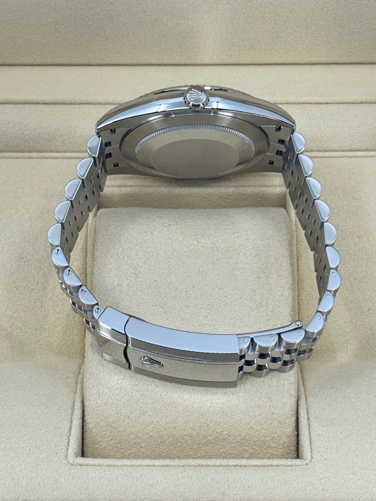 Pre-owned Rolex Datejust 41mm, Stainless Steel, Rhodium, Jubilee, Ref# 126334-0014, dated 2024