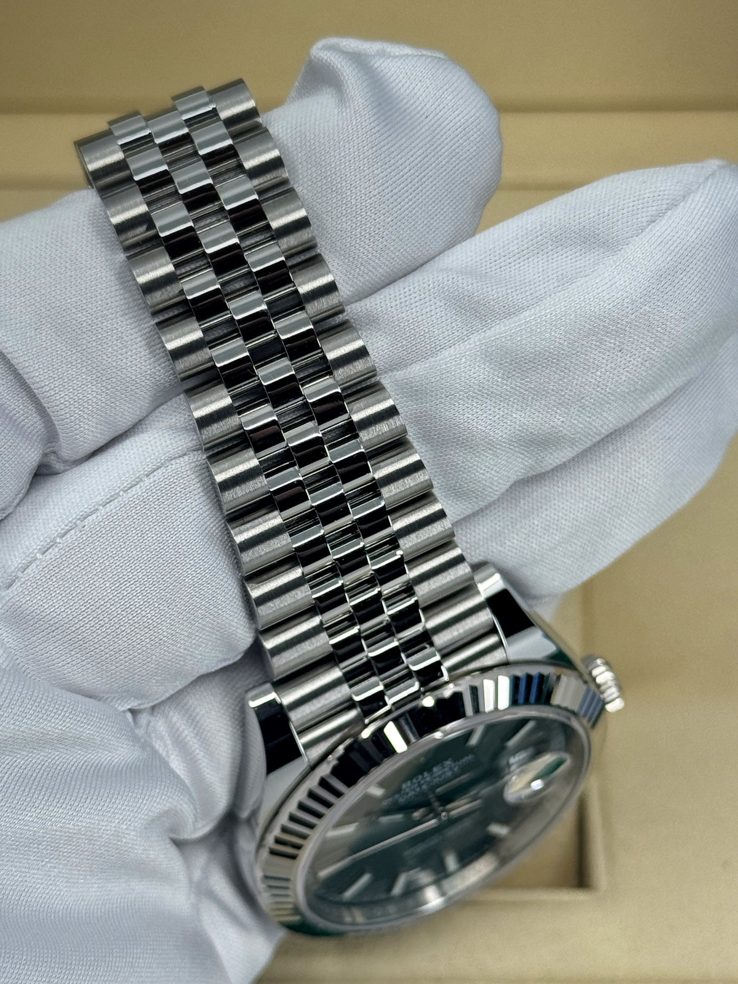 Pre-owned Rolex Datejust 41mm, Stainless Steel, Rhodium, Jubilee, Ref# 126334-0014, dated 2024