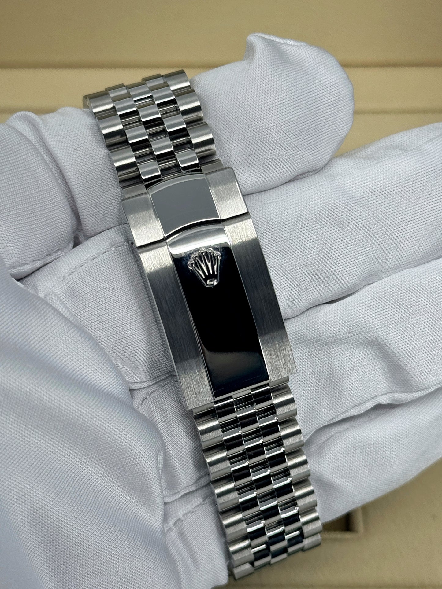 Pre-owned Rolex Datejust 41mm, Stainless Steel, Rhodium, Jubilee, Ref# 126334-0014, dated 2024
