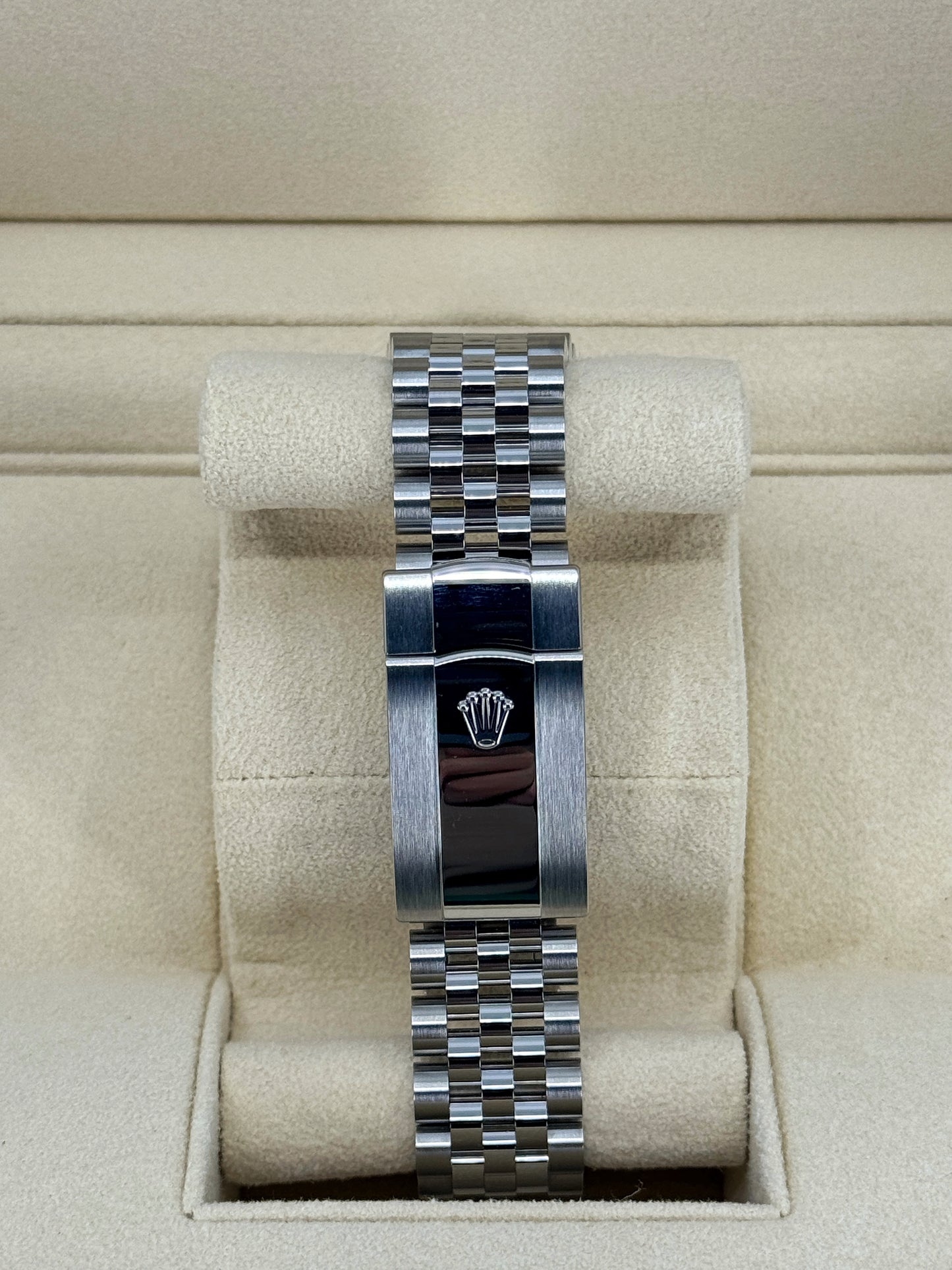 Pre-owned Rolex Datejust 41mm, Stainless Steel, Wimbledon, Slate, Jubilee, Ref# 126300-0014, dated 2024