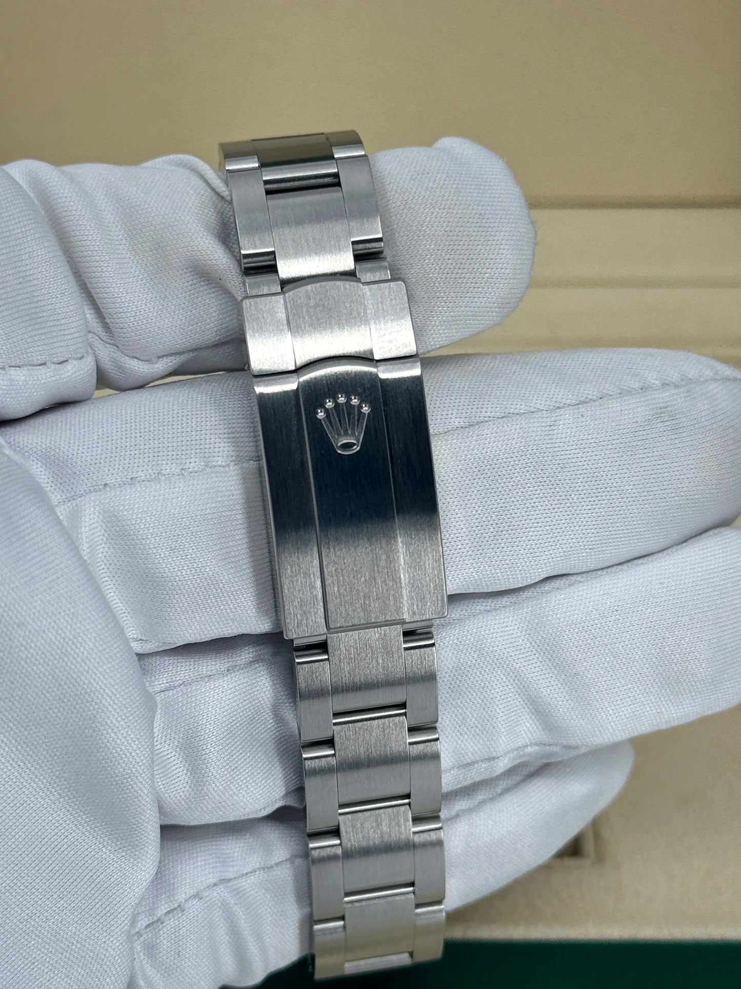 Pre-owned Rolex Oyster Perpetual 31mm, Stainless Steel, Pink, Ref# 277200-0004, dated 2023