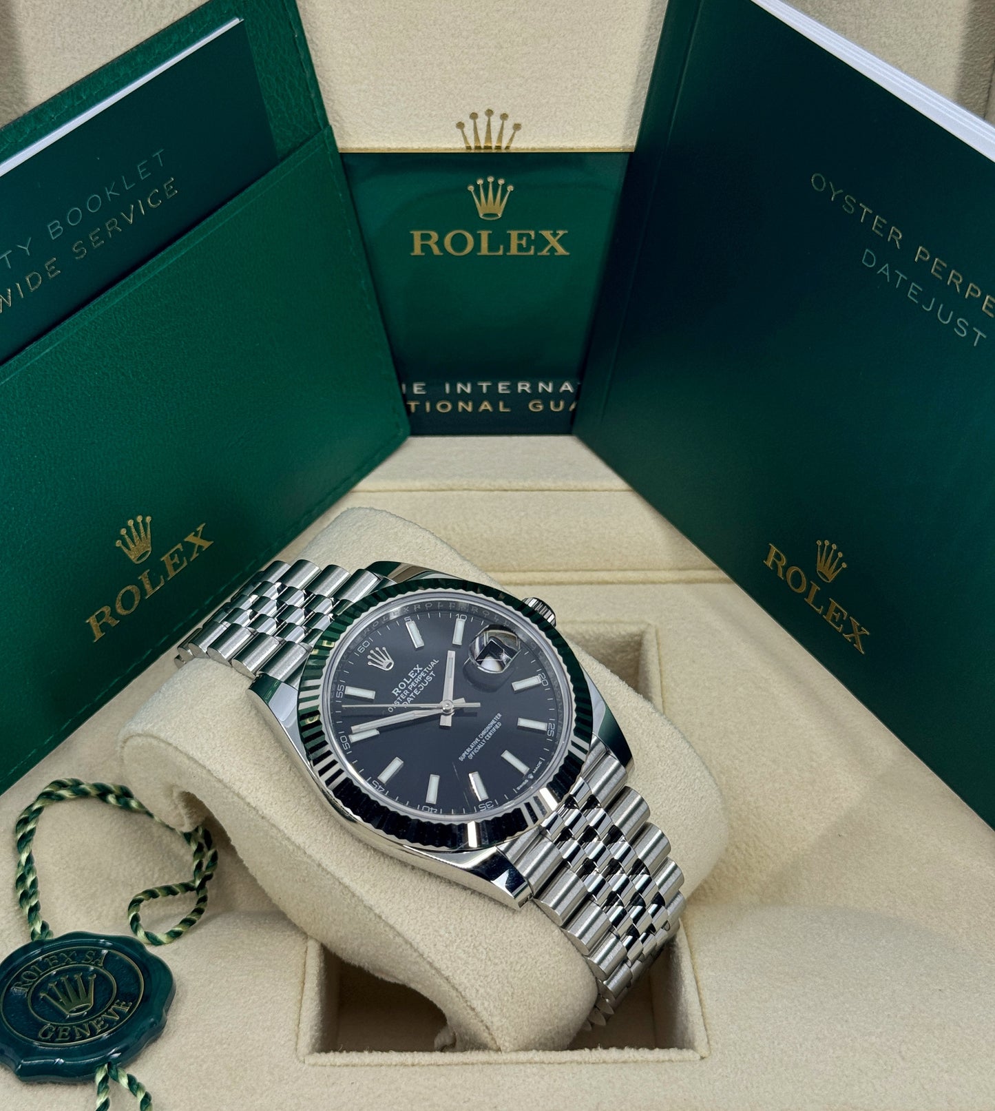 Rolex Datejust 41mm, Stainless Steel, Black, Jubilee, Ref# 126334-0018, dated 2025