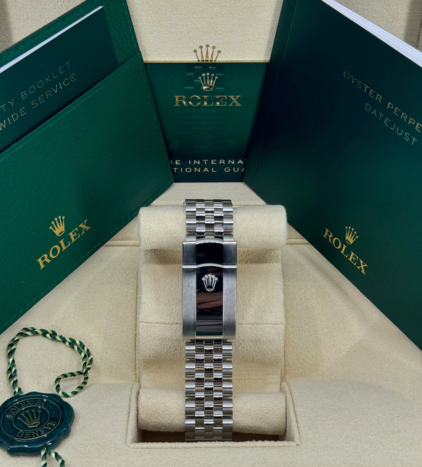 Rolex Datejust 41mm, Stainless Steel, Black, Jubilee, Ref# 126334-0018, dated 2025