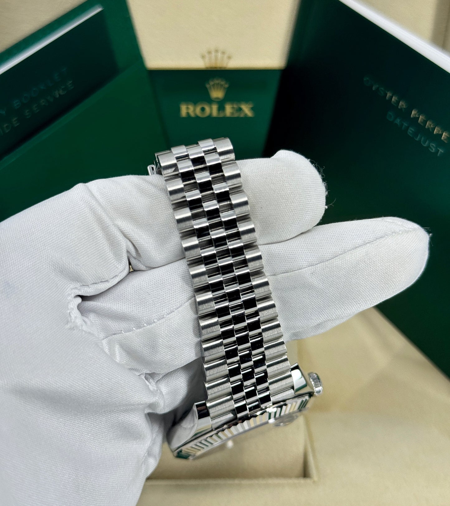 Rolex Datejust 41mm, Stainless Steel, Black, Jubilee, Ref# 126334-0018, dated 2025