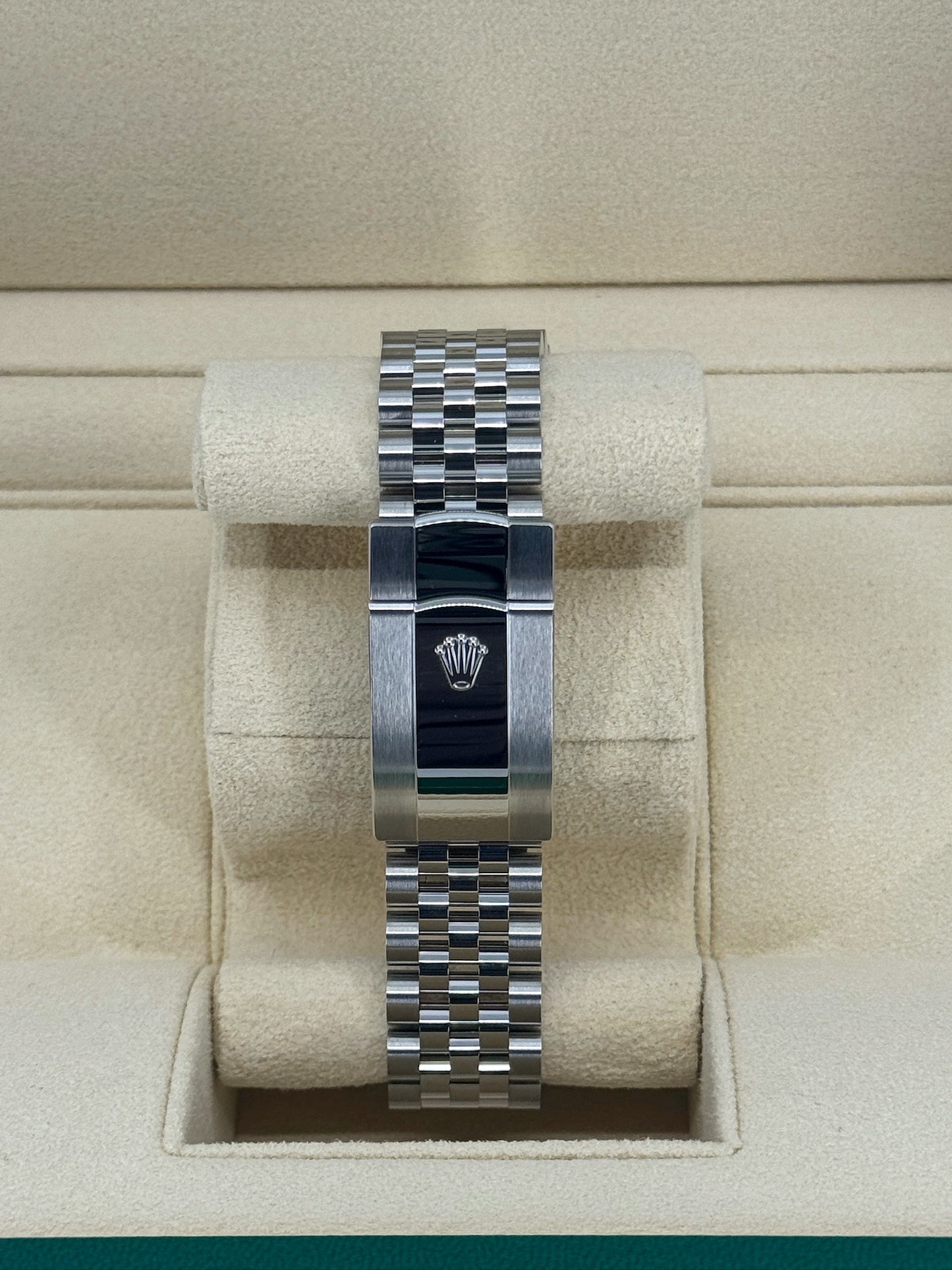 Pre-owned Rolex Datejust 36mm, Stainless Steel, Green, Jubilee, Ref# 126234-0051, dated 2024