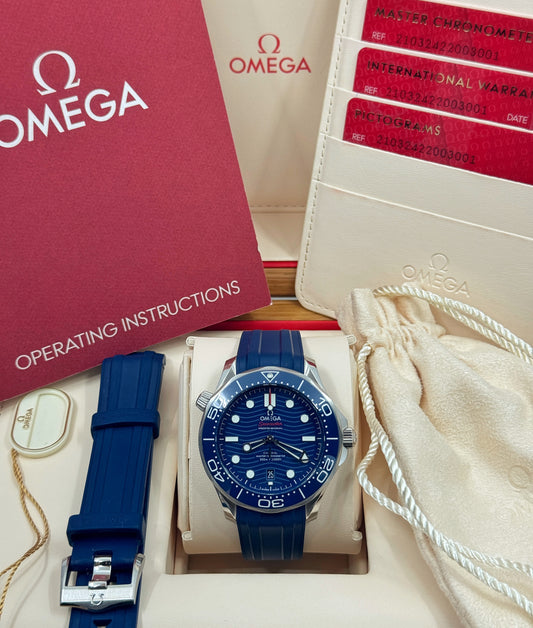 Pre-owned Omega Seamaster Diver 300M, 42mm, Steel on Rubber Strap, Blue, Ref# 210.32.42.20.03.001, dated 2022