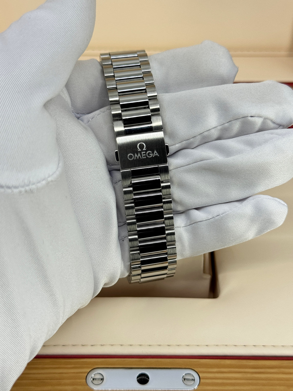 Omega Seamaster Aqua Terra 150M 38mm, Steel, Black, Ref# 220.10.38.20.01.004, dated 2026
