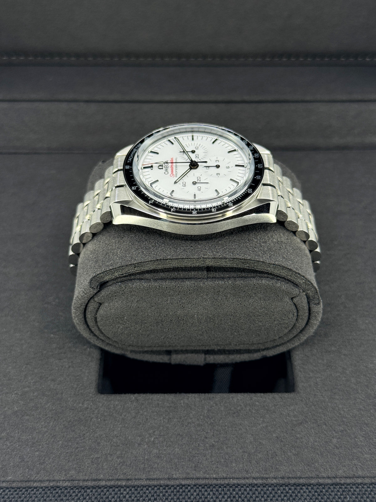 Omega Speedmaster Professional Moonwatch 42mm, Stainless Steel, White, Ref# 310.30.42.50.04.001, dated 2026