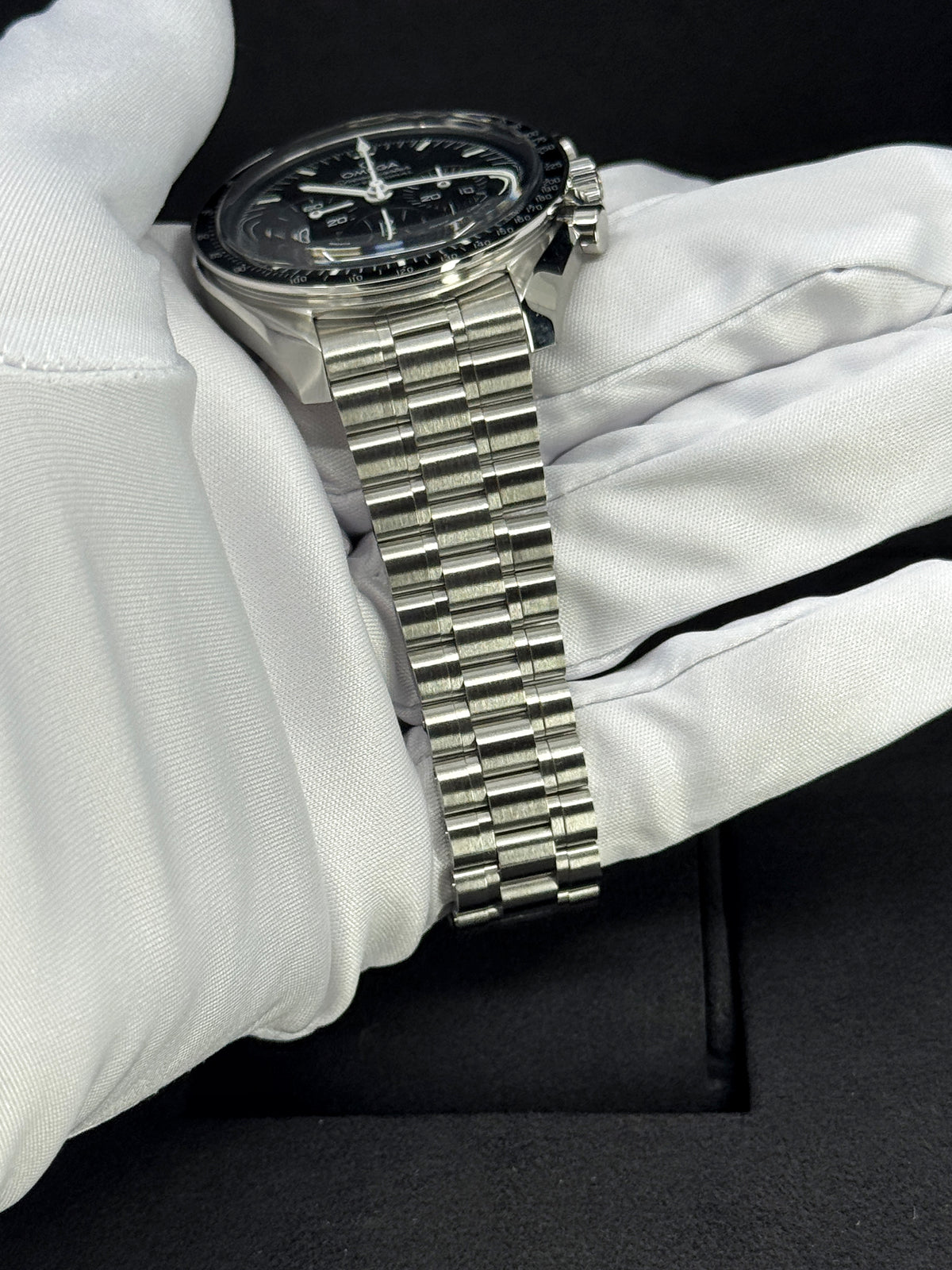 Omega Speedmaster Professional Moonwatch, 42mm, Stainless Steel, Hesalite, Black, Ref# 310.30.42.50.01.001, dated 2026