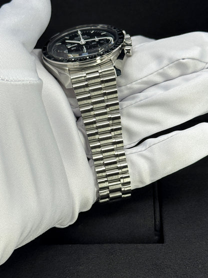 Omega Speedmaster Professional Moonwatch, 42mm, Stainless Steel, Hesalite, Black, Ref# 310.30.42.50.01.001, dated 2026