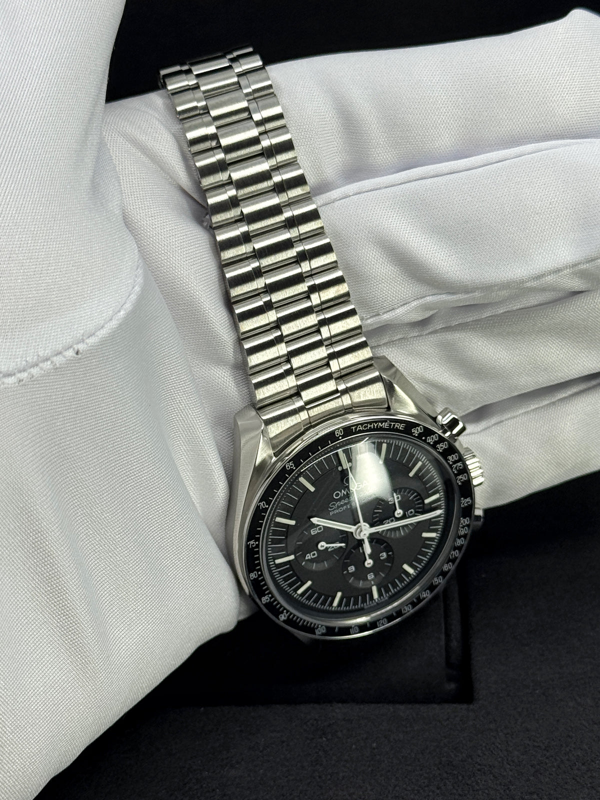 Omega Speedmaster Professional Moonwatch, 42mm, Stainless Steel, Hesalite, Black, Ref# 310.30.42.50.01.001, dated 2026