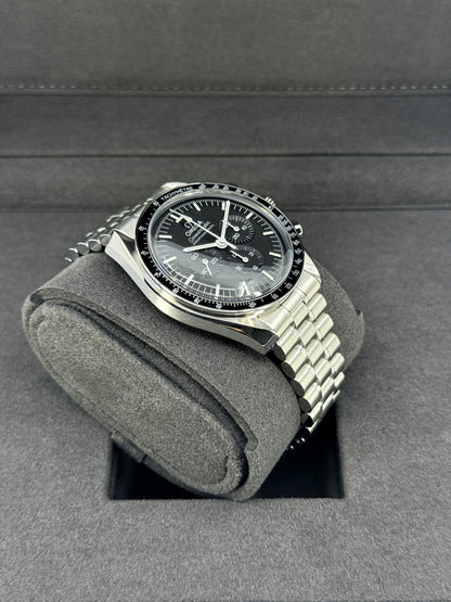 Omega Speedmaster Professional Moonwatch, 42mm, Stainless Steel, Hesalite, Black, Ref# 310.30.42.50.01.001, dated 2026