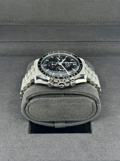 Omega Speedmaster Professional Moonwatch, 42mm, Stainless Steel, Hesalite, Black, Ref# 310.30.42.50.01.001, dated 2026