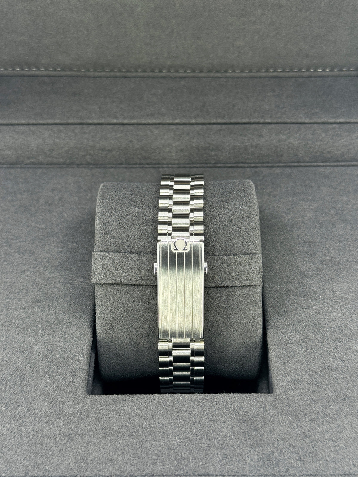 Omega Speedmaster Professional Moonwatch, 42mm, Stainless Steel, Hesalite, Black, Ref# 310.30.42.50.01.001, dated 2026