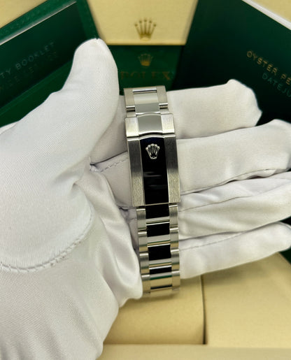 Rolex Datejust 41mm, Stainless Steel, Green, Oyster, Ref# 126334-0027, dated 2026