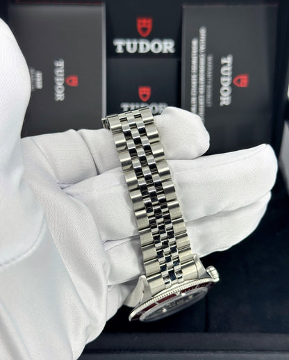 Tudor Black Bay 58 39mm, Burgundy, Ref# 7939A1A0RU-0001, dated 2025
