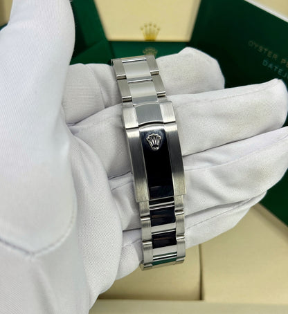 Rolex Datejust 36mm, Stainless Steel, Silver, Oyster, Ref# 126200-0002, dated 2025