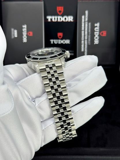 Tudor Black Bay 41mm, Black, Ref# 7941A1A0NU-0003, dated 2025