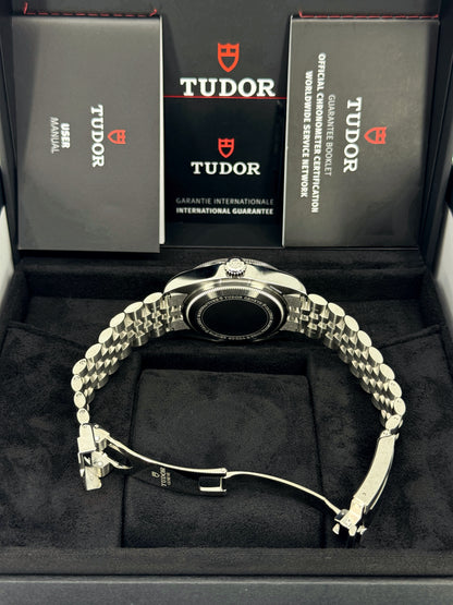 Tudor Black Bay 41mm, Black, Ref# 7941A1A0RU-0003, dated 2025