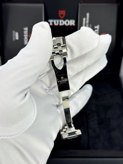 Tudor Black Bay 41mm, Black, Ref# 7941A1A0RU-0003, dated 2025