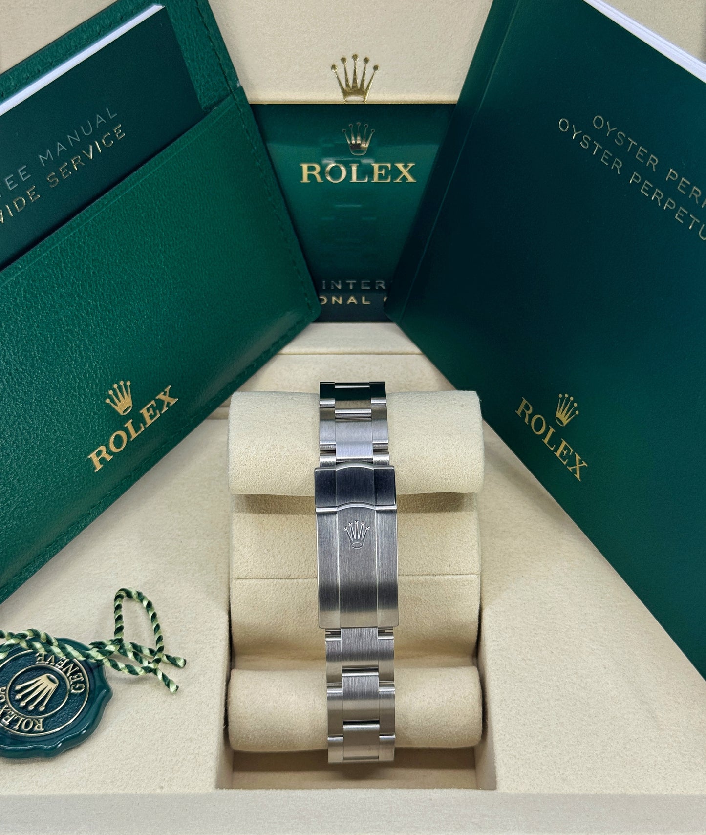 Rolex Oyster Perpetual 31mm, Stainless Steel, Candy Pink, Ref# 277200-0009, dated 2026
