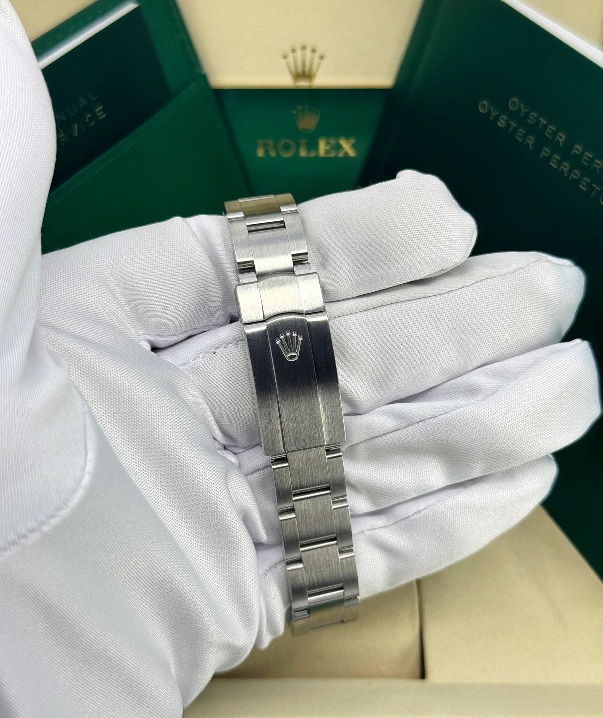 Rolex Oyster Perpetual 31mm, Stainless Steel, Candy Pink, Ref# 277200-0009, dated 2026