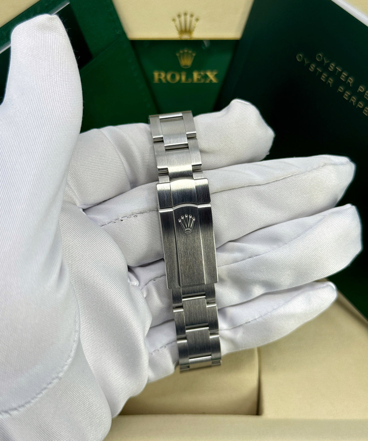 Rolex Oyster Perpetual 31mm, Stainless Steel, Silver, Ref# 277200-0001, dated 2026