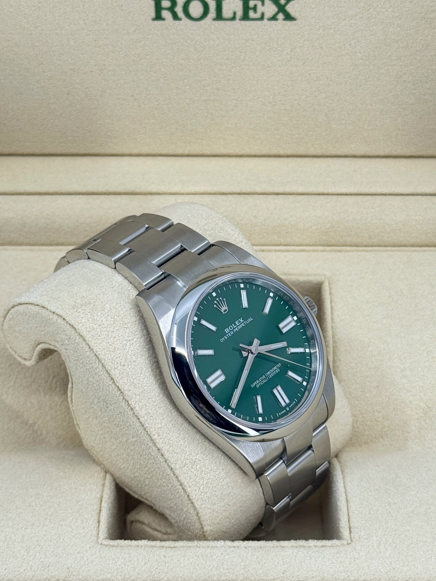 Pre-owned Rolex Oyster Perpetual 41mm, Stainless Steel, Green, Ref# 124300-0005, dated 2023