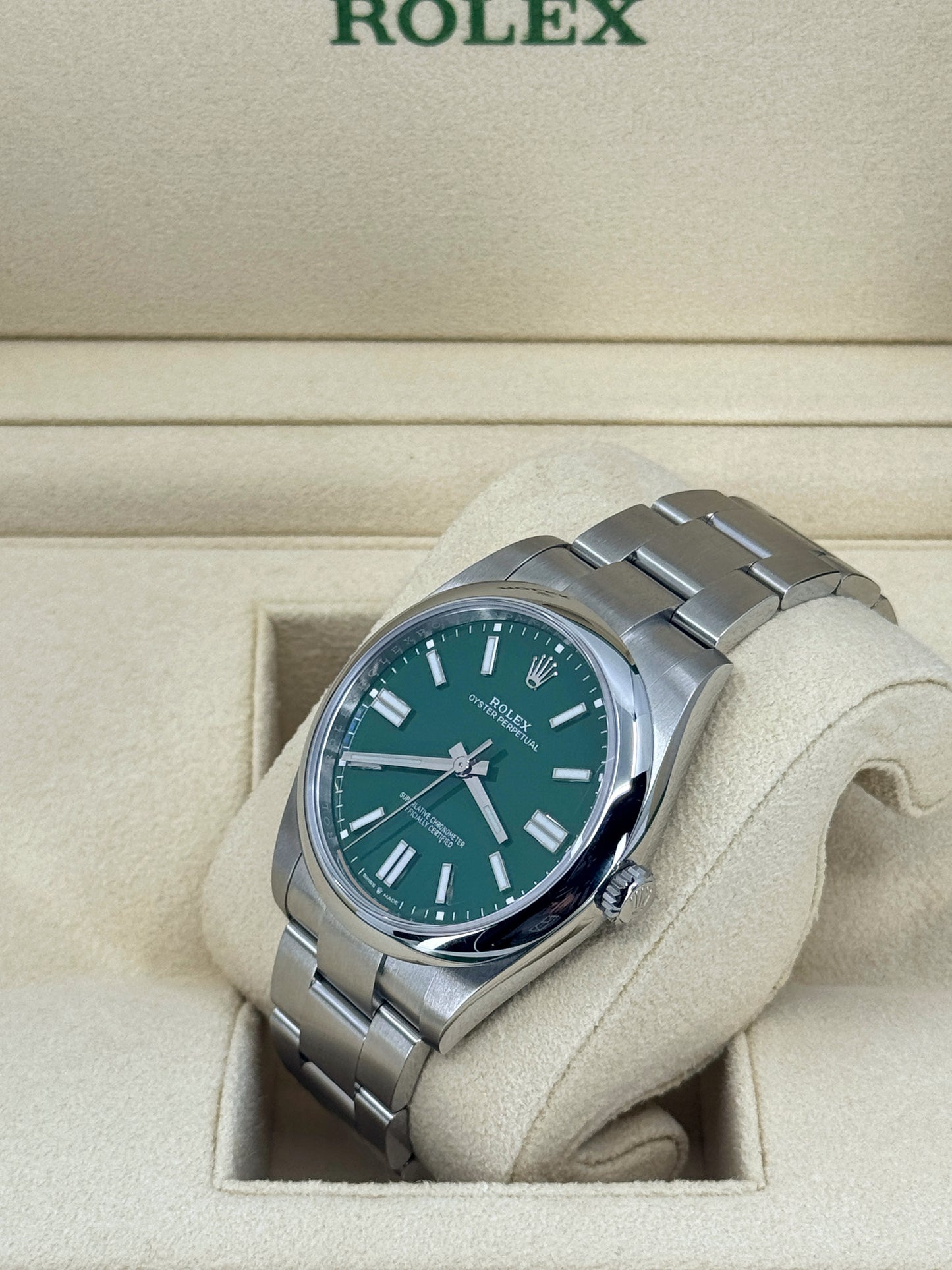 Pre-owned Rolex Oyster Perpetual 41mm, Stainless Steel, Green, Ref# 124300-0005, dated 2023