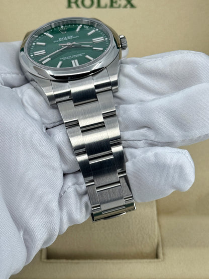 Pre-owned Rolex Oyster Perpetual 41mm, Stainless Steel, Green, Ref# 124300-0005, dated 2023