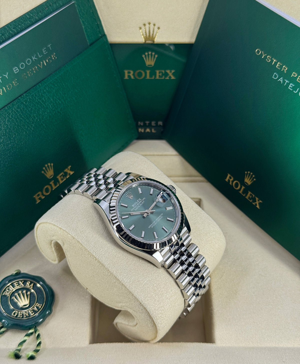 Rolex Datejust 31mm, Stainless Steel, Green, Jubilee, Ref# 278274-0018, dated 2026
