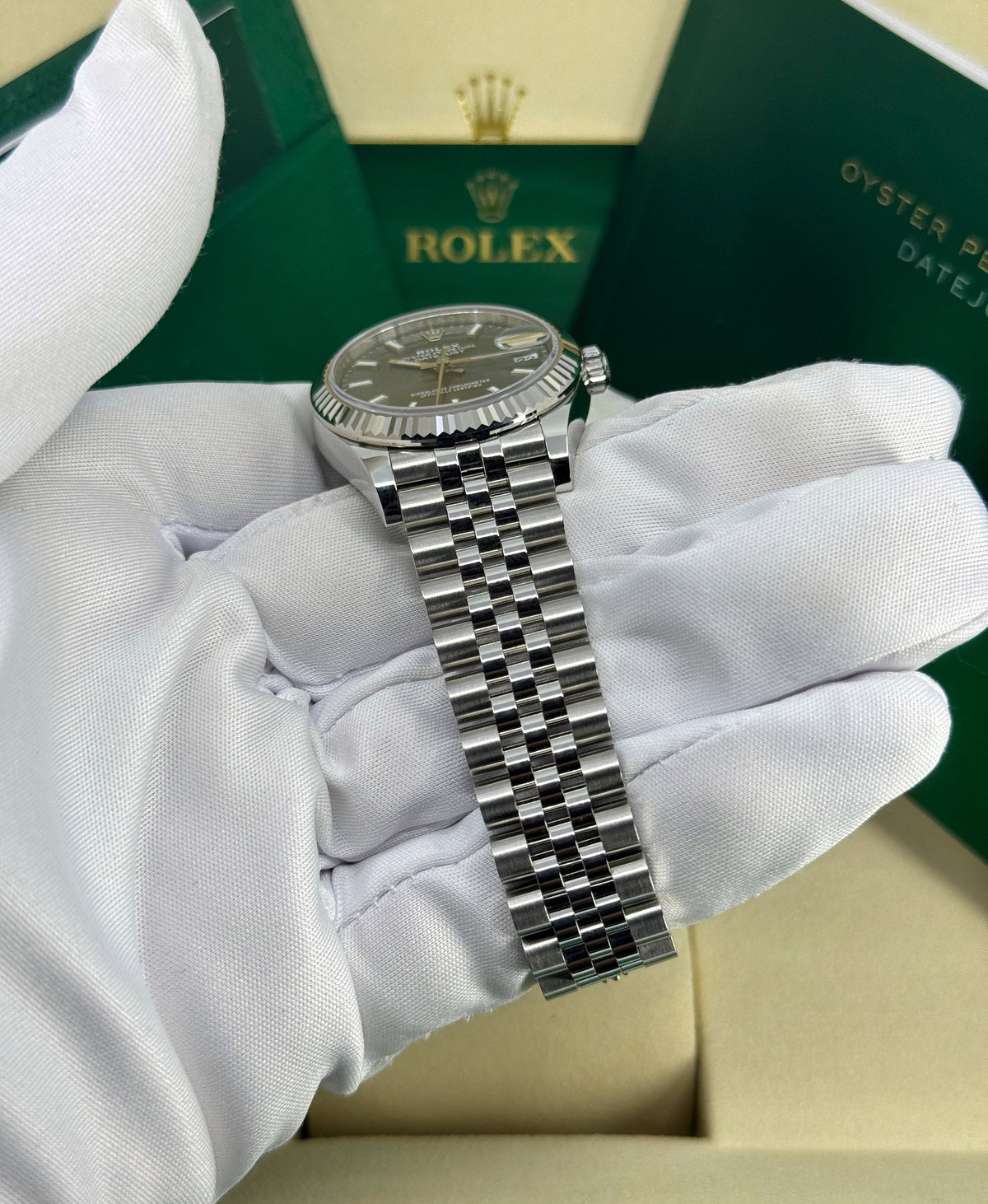Rolex Datejust 31mm, Stainless Steel, Green, Jubilee, Ref# 278274-0018, dated 2026