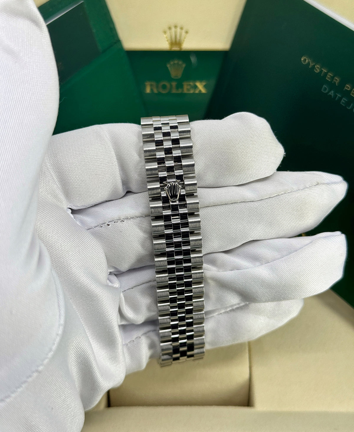 Rolex Datejust 31mm, Stainless Steel, Green, Jubilee, Ref# 278274-0018, dated 2026