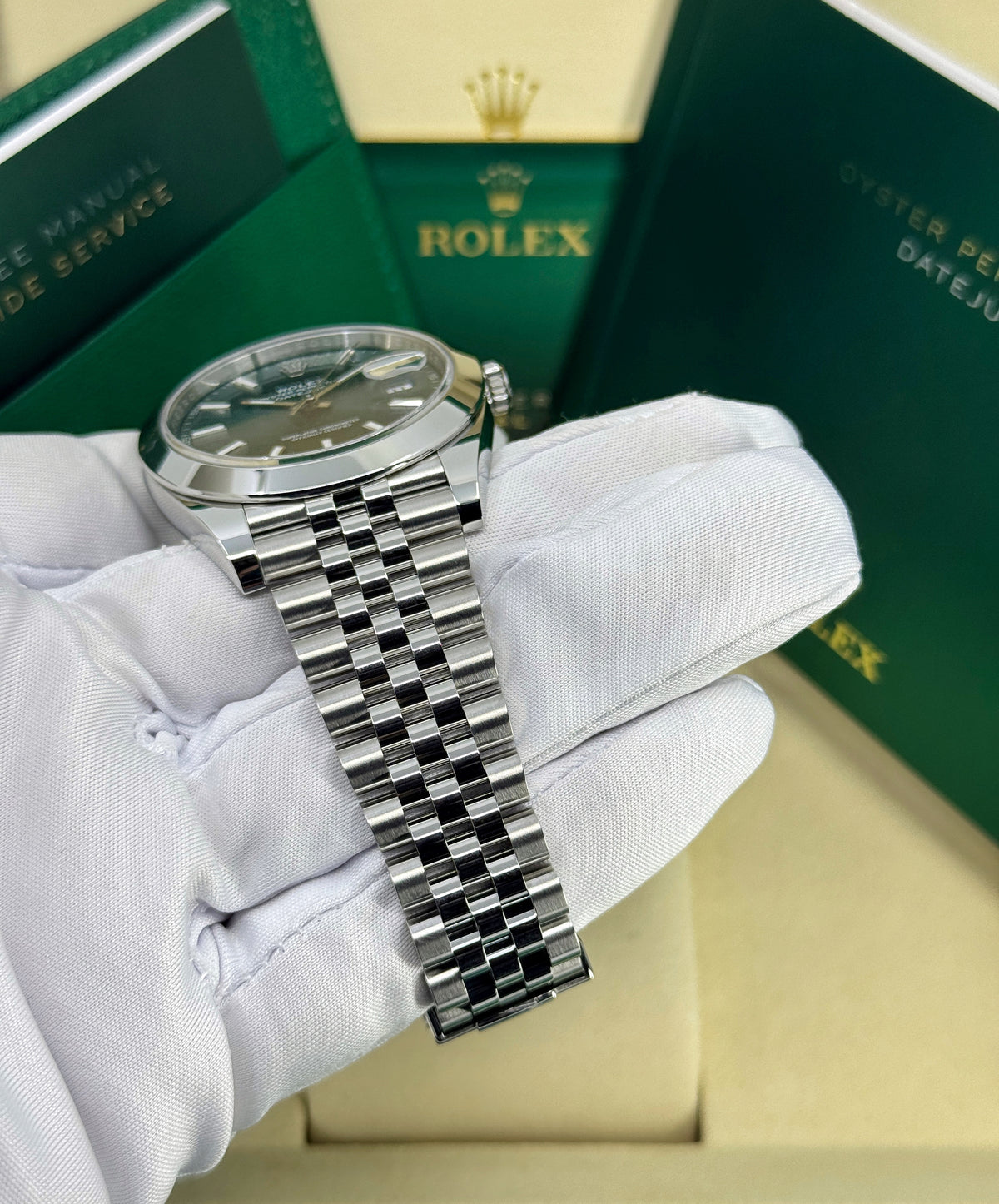 Rolex Datejust 41mm, Stainless Steel, Green, Jubilee, Ref# 126300-0020, dated 2026