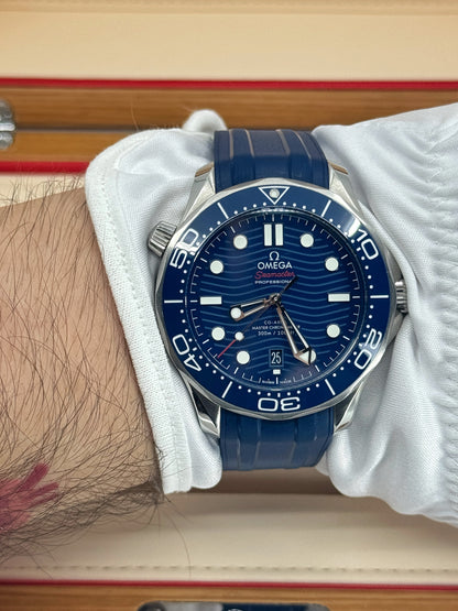 Pre-owned Omega Seamaster Diver 300M, 42mm, Steel on Rubber Strap, Blue, Ref# 210.32.42.20.03.001, dated 2022