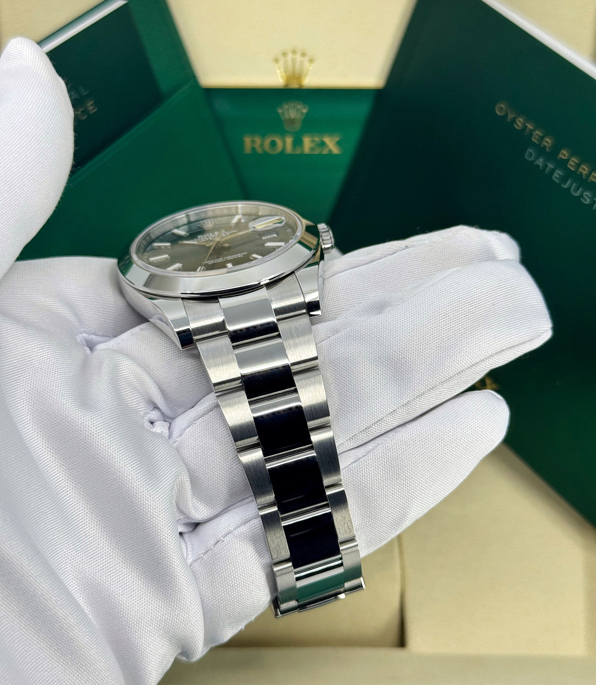 Rolex Datejust 41mm, Stainless Steel, Green, Oyster, Ref# 126300-0019, dated 2026