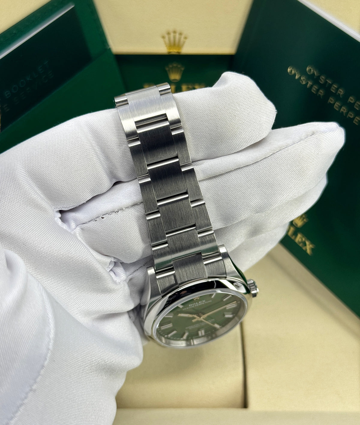Rolex Oyster Perpetual 36mm, Stainless Steel, Green, Ref# 126000-0005, dated 2026