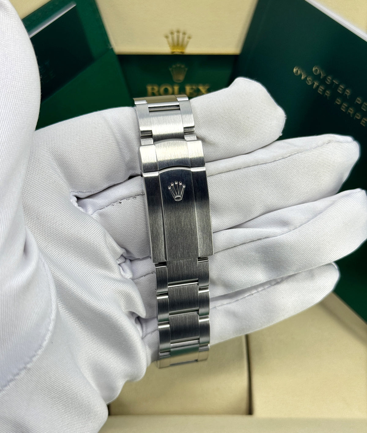 Rolex Oyster Perpetual 36mm, Stainless Steel, Green, Ref# 126000-0005, dated 2026