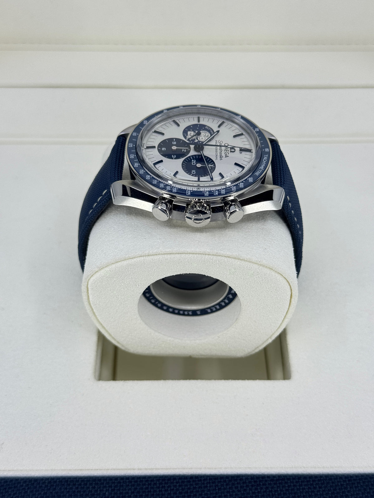 Omega Speedmaster Anniversary Series “Silver Snoopy Award” 42mm, Stainless Steel, Silver, Ref# 310.32.42.50.02.001, dated 2026