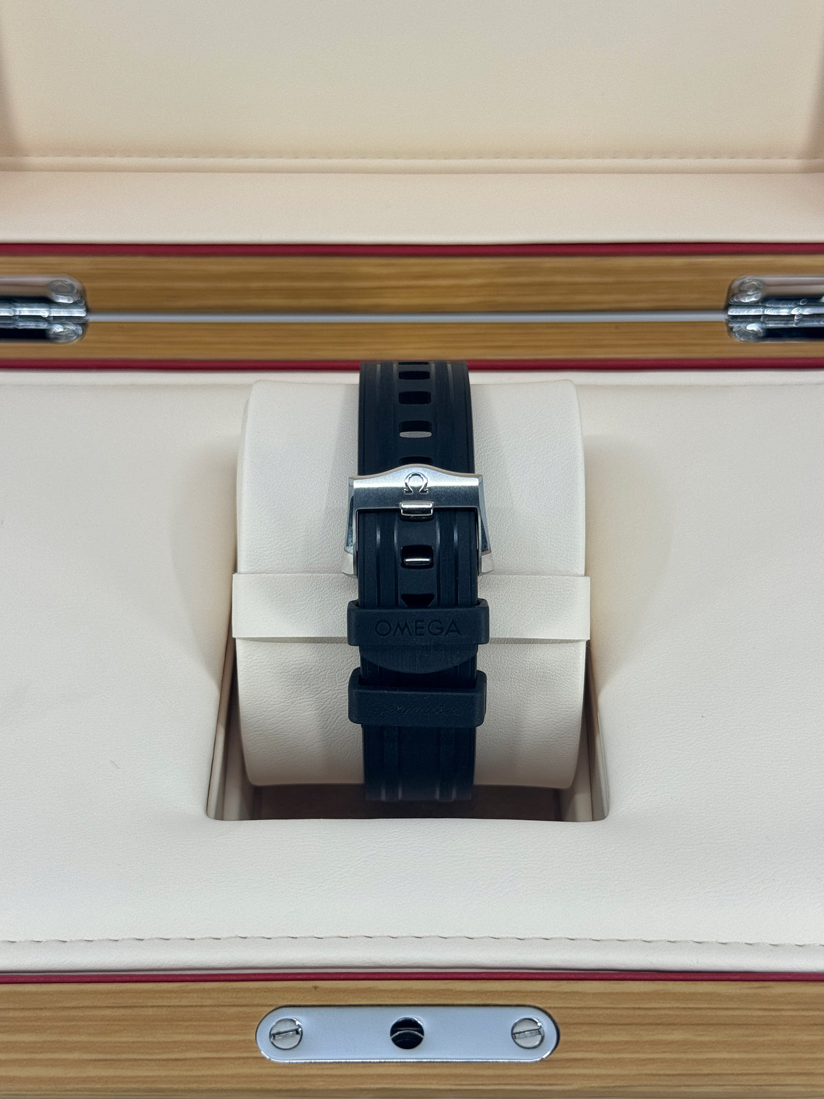 Omega Seamaster Professional Diver 300M, 42mm, Stainless Steel, Black, Ref# 210.32.42.20.01.001, dated 2026