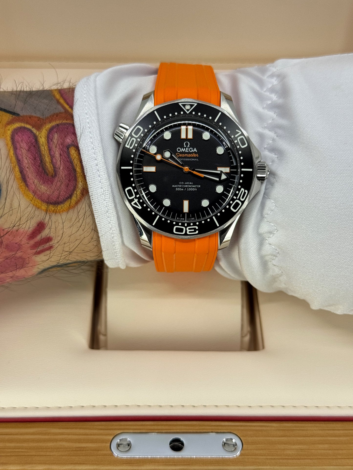 Omega Seamaster Professional Diver 300M, 42mm, Stainless Steel, Black, Ref# 210.32.42.20.01.006, dated 2026