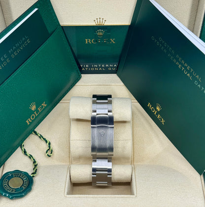Rolex Oyster Perpetual 36mm, Stainless Steel, Green, Ref# 126000-0005, dated 2025